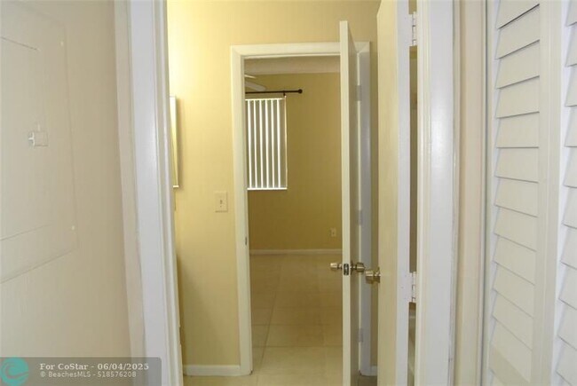 Building Photo - 5801 Riverside Dr