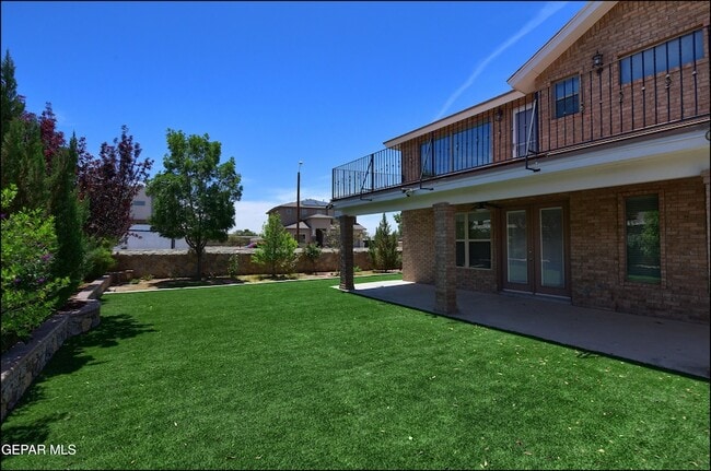 Building Photo - 6560 McFarland Ave