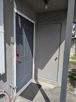 Building Photo - 5204 Bayside Dr