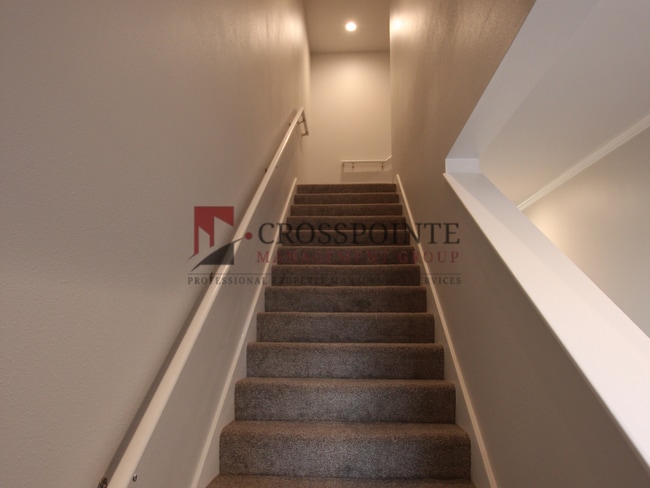 Building Photo - Available! 2 Bedroom, 2.5 Bathroom, 1 Car Garage