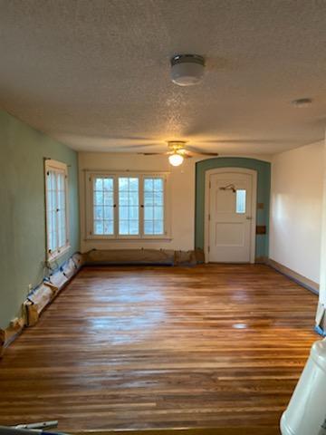 front entry into the livingroom - 444 N Custer Ave