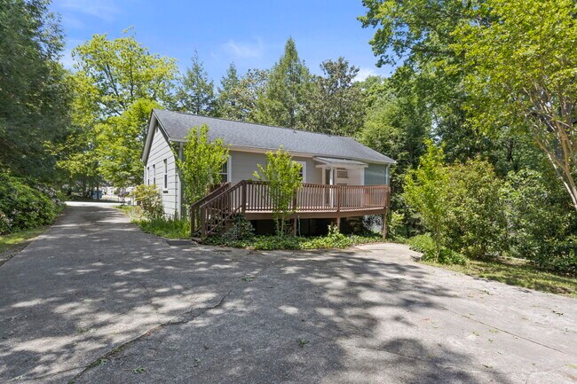 Building Photo - 214 Waddell Rd