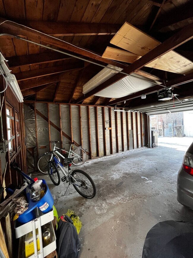 Building Photo - 2612 W Rice St