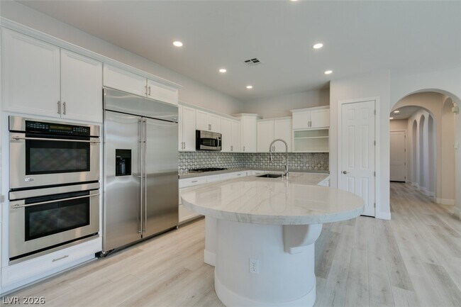 Building Photo - 11370 Merado Peak Dr