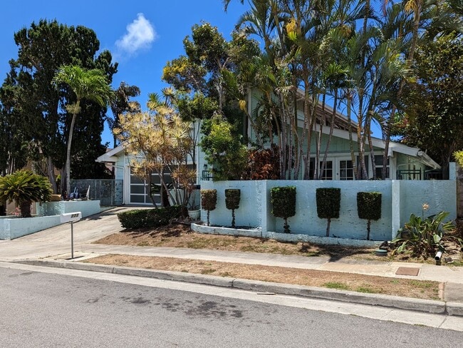 Building Photo - Kalama valley single level 4 bedroom home ...