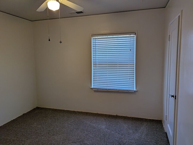 Building Photo - Taylor Wheeler built Fresno High Area home offering wonderful amenities + separate 1 bedroom suite.