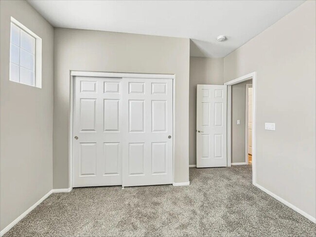 Building Photo - 3326 Chesterbrook Ct