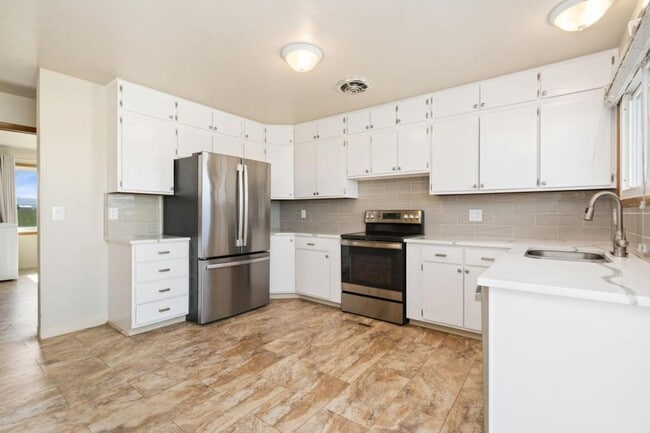 Building Photo - 3041 Co Rd 46