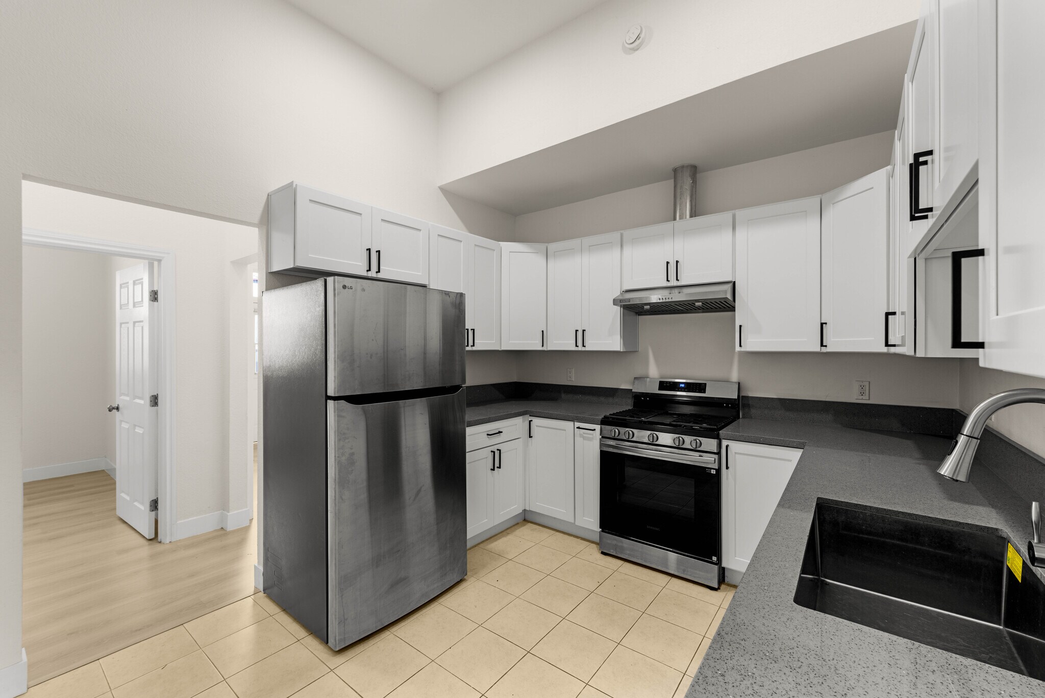 Building Photo - 1331-1333 S Park Ave