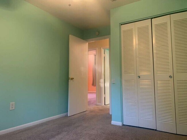 Building Photo - 1420 70th St N