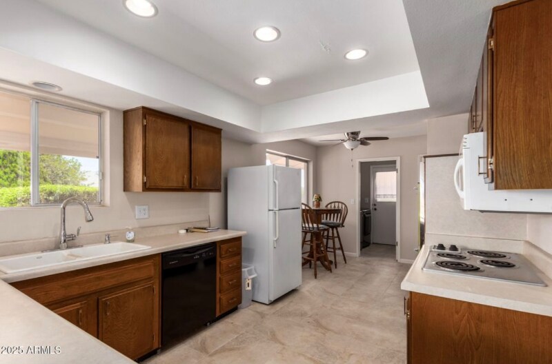 Building Photo - 10325 W Cameo Dr