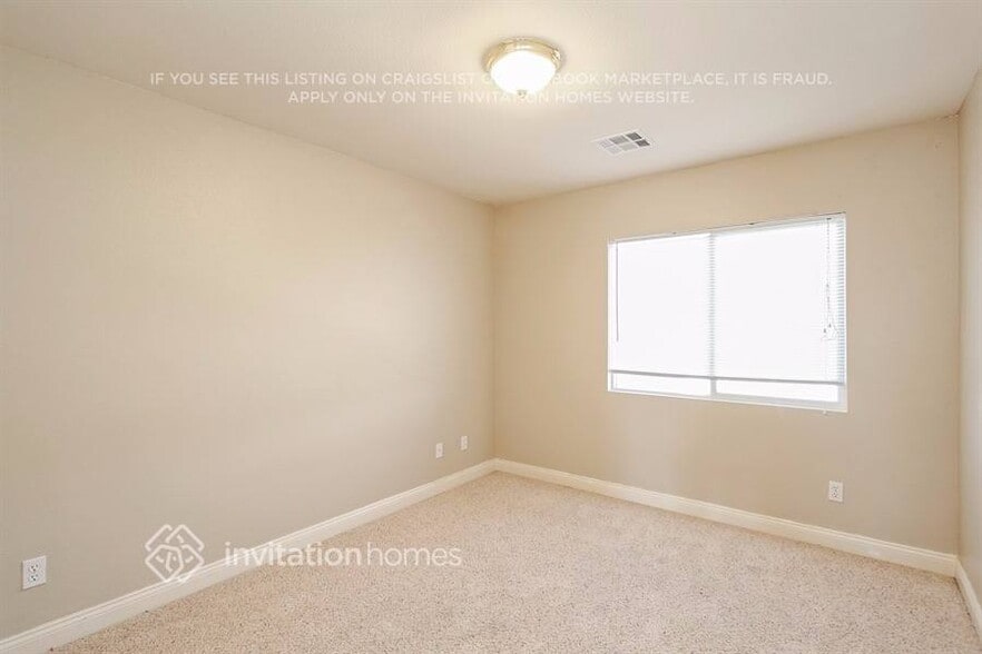 Building Photo - 10870 Fishers Island St