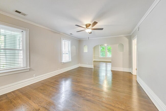 Building Photo - 180 Prairie Ave