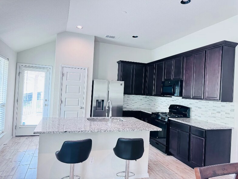 Building Photo - 2800 Joe Dimaggio Blvd