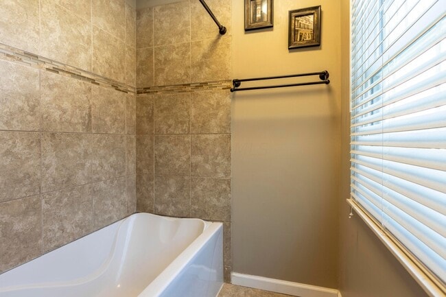 Building Photo - 2037 Sutter Pkwy