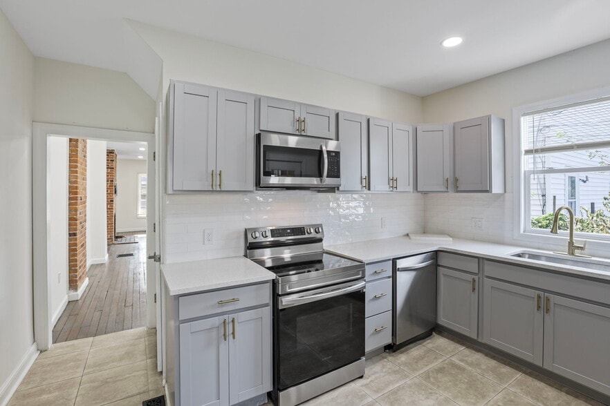 Building Photo - 187 Avondale Ave