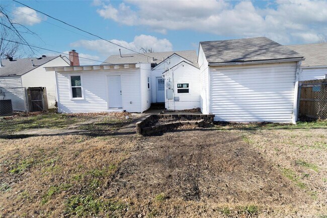 Building Photo - Clean and Pristine 3 Bedroom Home Available for Immediate Move-In!!!