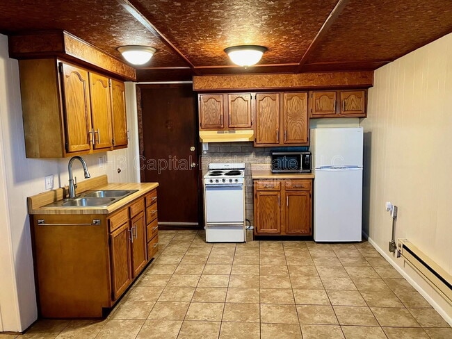 Building Photo - 117 N Shamrock St