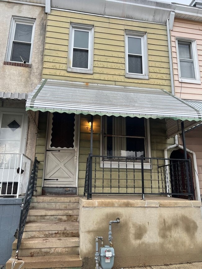 Building Photo - Reading 2/3 BR Townhome For Rent