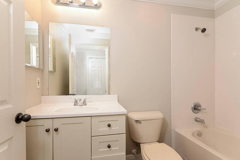 Building Photo - 35107 Meadow Reach Dr