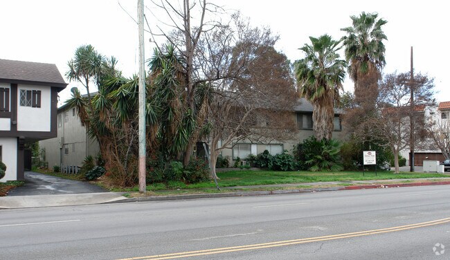 Building Photo - Vanowen Terrace