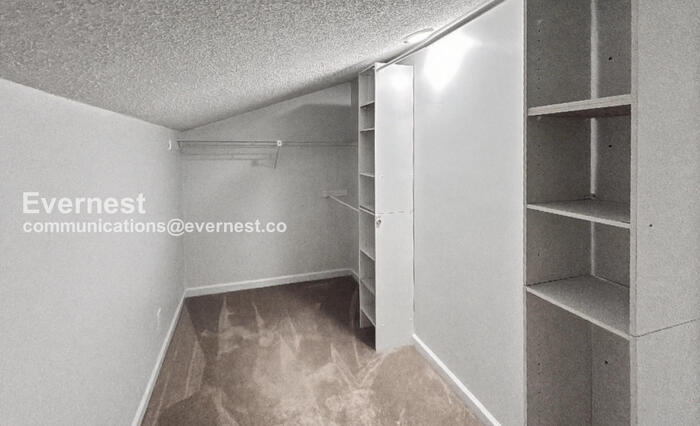 Building Photo - 122 Brawley Dr