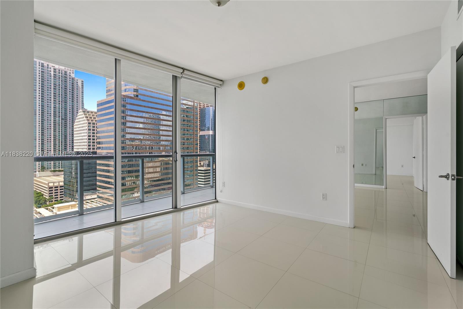 Building Photo - 495 Brickell Ave
