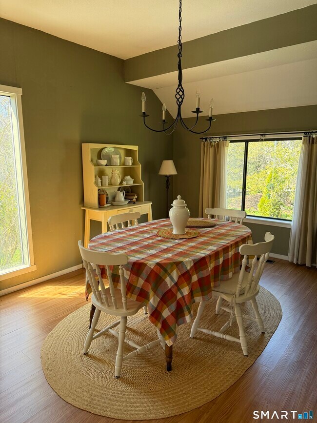 Building Photo - 235 Heritage Vlg