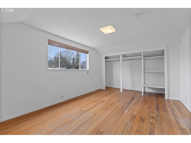 Building Photo - 4805 NE 110th Ave