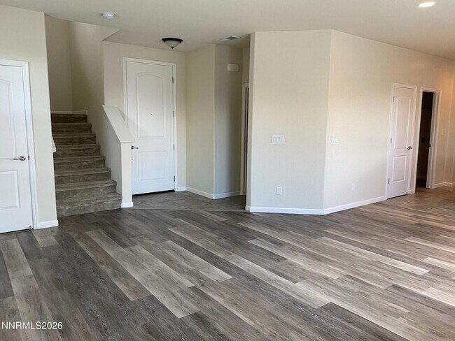 Building Photo - 7038 Diversey Dr