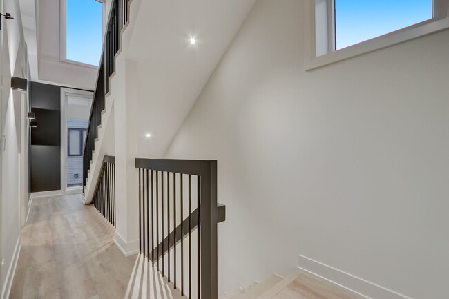 Building Photo - 4210 W Belmont Ave