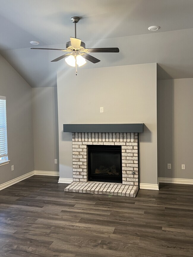 Building Photo - 13421 Watson Dr