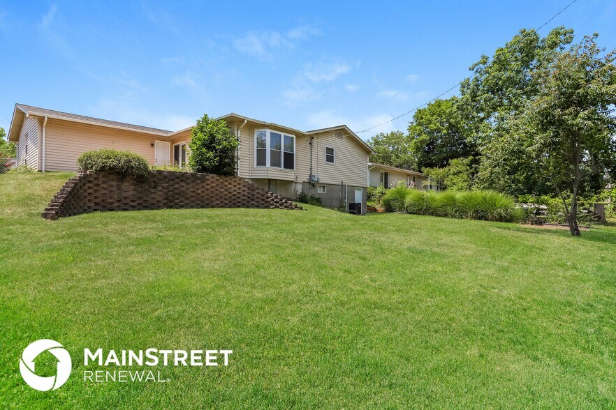 Building Photo - 910 Silverstone Dr