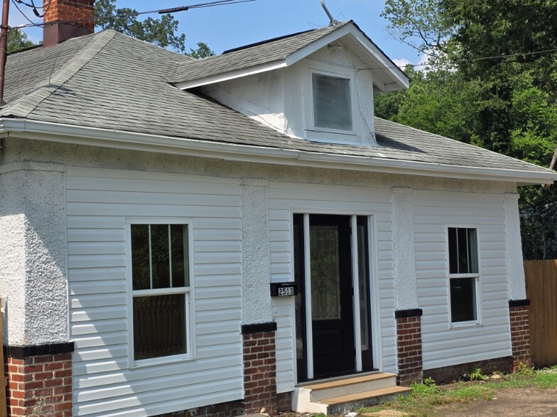 Primary Photo - 2513 Haden Ave