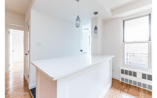 Building Photo - 35-50 85th St