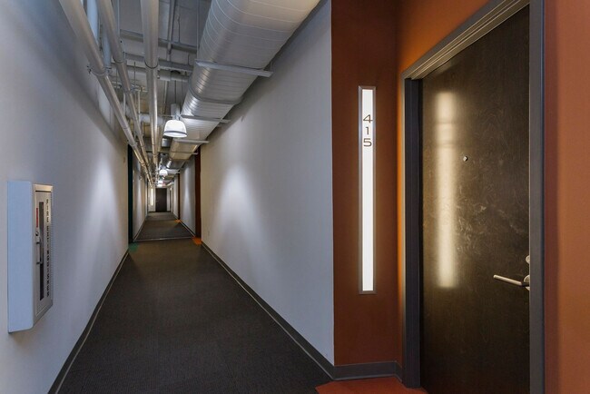 Building Photo - 2115 Yeaman Pl