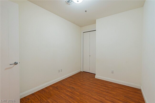 Building Photo - 4525 Dean Martin Dr