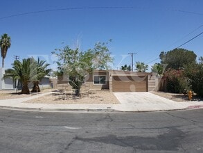 Building Photo - 332 Wisteria Ave