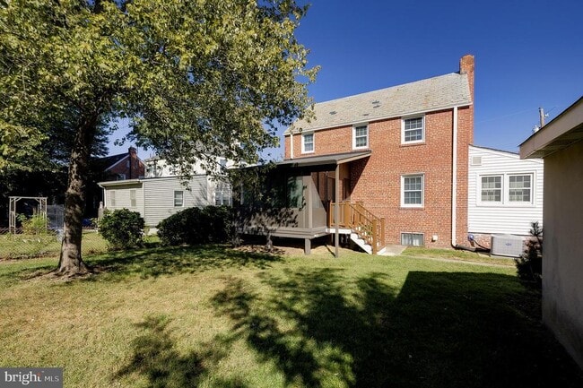 Building Photo - 5408 20th Ave