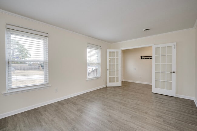 Building Photo - 115 Sunnywood Dr