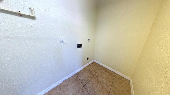 Building Photo - 4041 67th Ave N