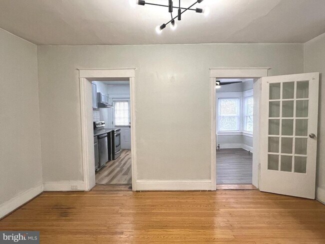 Primary Photo - 513 E 19th St