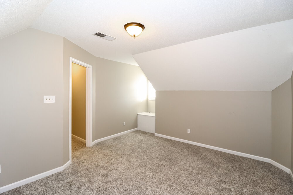 Building Photo - 6070 Halstead St