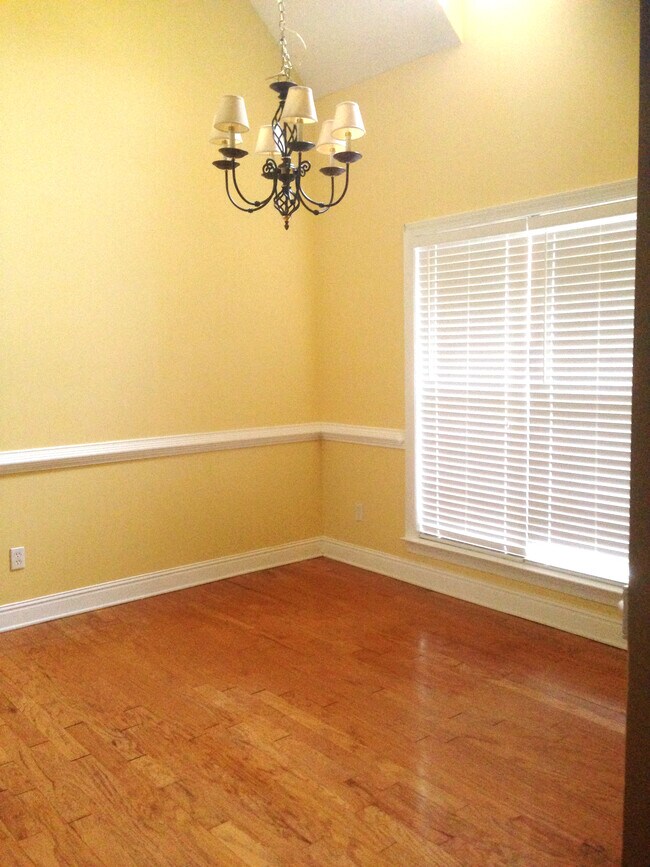dining room - 100 Pine Shoals Trl