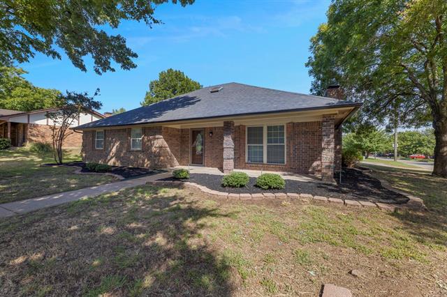 Building Photo - 245 SW Rand Dr