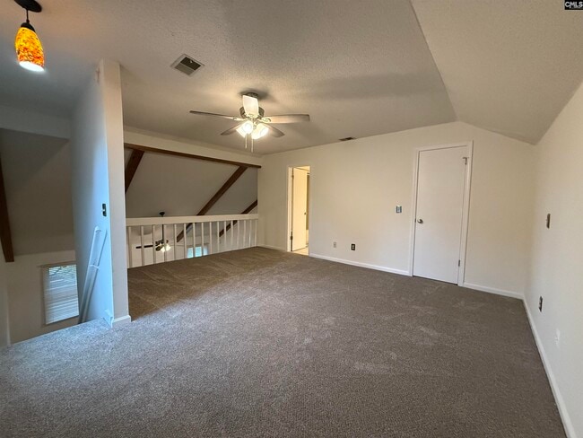 Building Photo - 104 Tee Ct