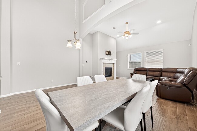 Building Photo - 24114 Leonforte Dr