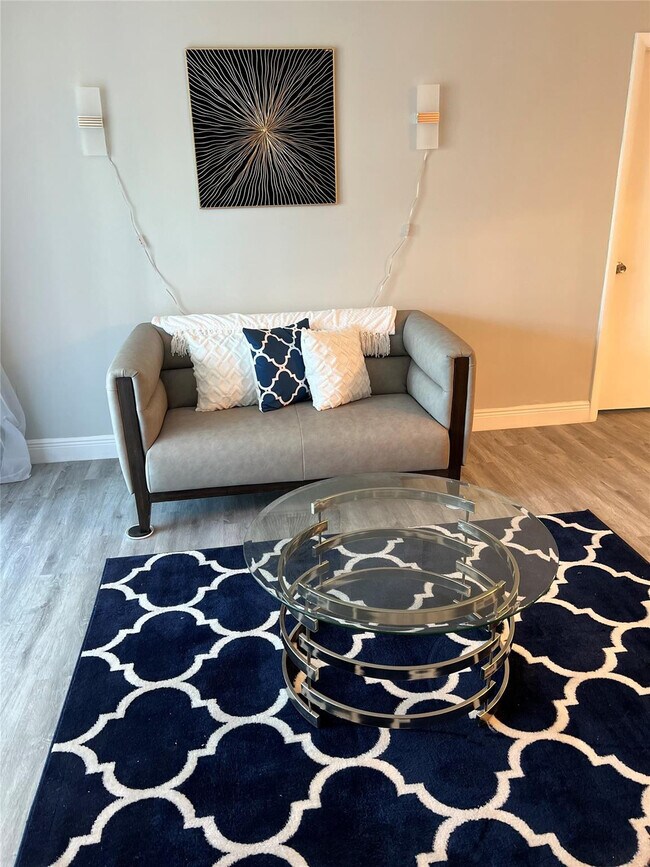 Building Photo - 9070 Lime Bay Blvd