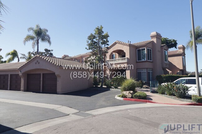 Building Photo - Updated 2-Bedroom 2-Bath Condo