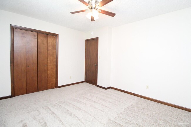 Building Photo - 1455 Acorn Ln